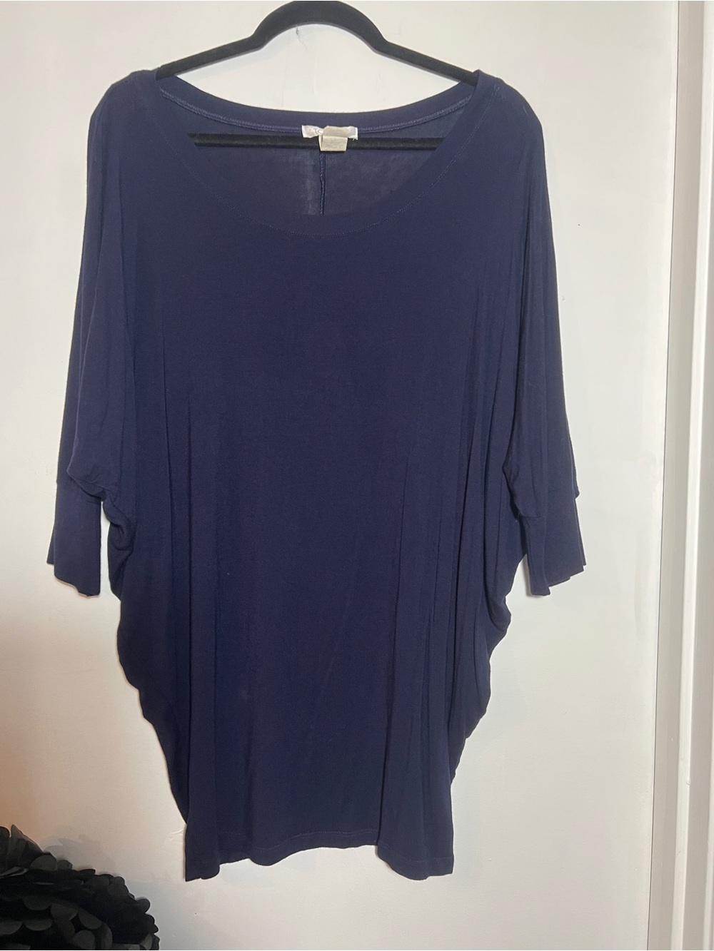 Toska Navy Batwing/Dolman Sleeve Top